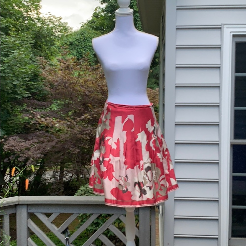 Elite Tahari Silk Pleated Skirt